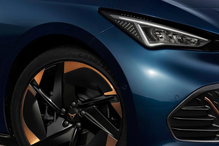 3958761 170kW e-Boost V1 79kWh 5dr Auto