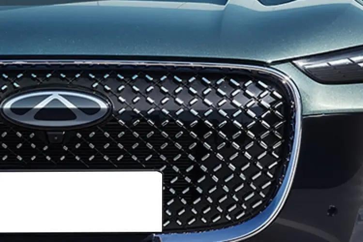 3978578 1.6T Summit 5dr DCT