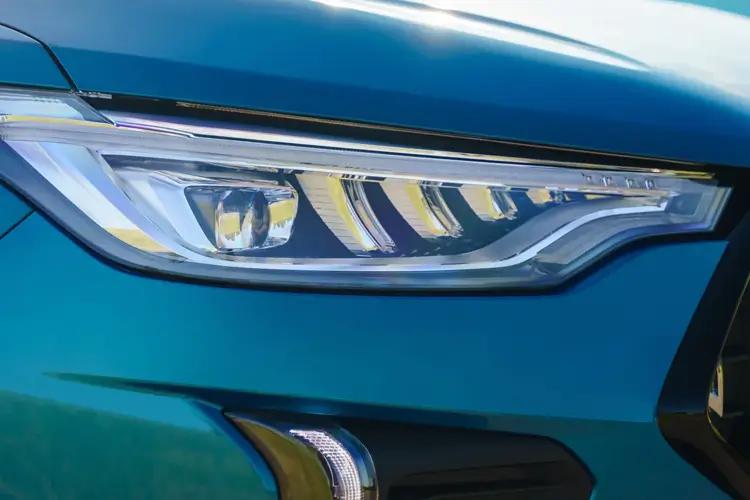 3978703 1.5 eHEV Premium 5dr DHT