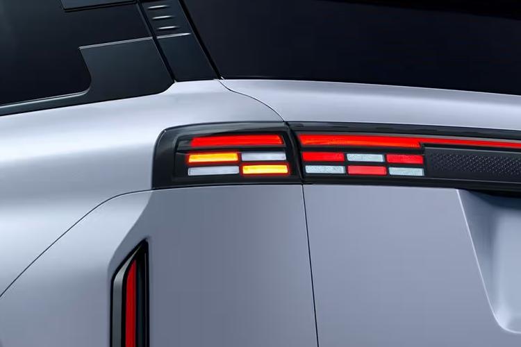 3914346 1.6T Deluxe 5dr 7DCT