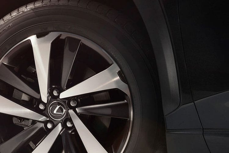 3958890 350h 197 Premium Plus 5dr E-CVT [Pan roof]