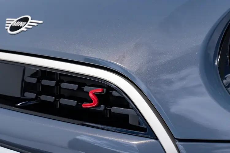 3913993 2.0 C Classic [Level 2] 2dr Auto