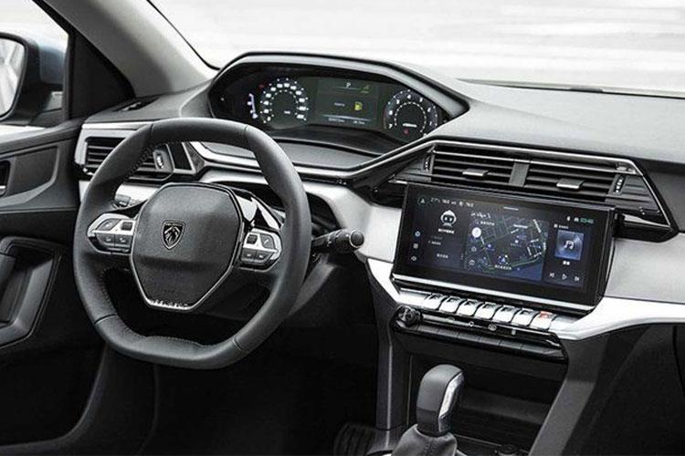 3740161 1.2 Hybrid 136 Allure 5dr e-DSC6