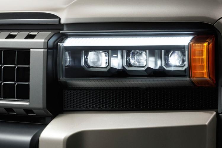 3942536 2.8 D-4D 204 First Edition 5dr Auto 7 Seats