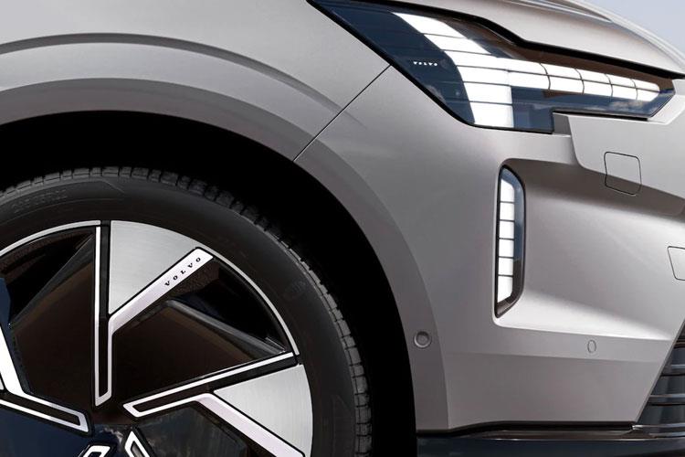 3989834 330kW Twin Motor Ultra 106kWh 5dr Auto