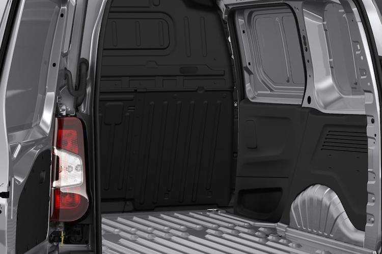 3979216 100kW 75kWh Crew Van Enterprise Auto [11kW]