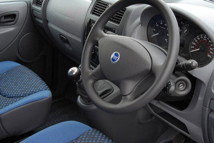 3781346 100kW 75kWh Crew Van Auto