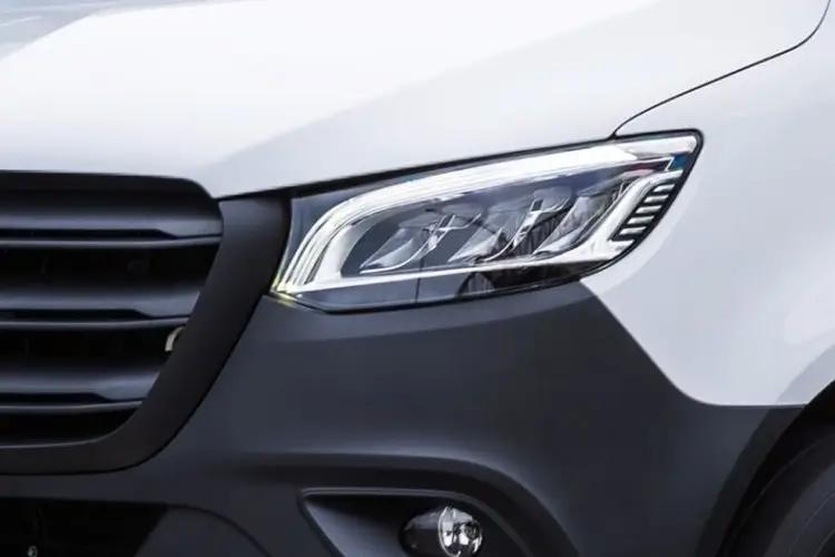 3817961 3.5t H2 Pro Crew Van